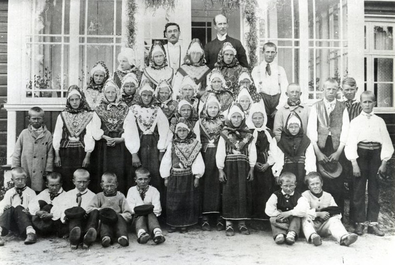 File:Ruhnu kooliõpilased, 1924.jpeg